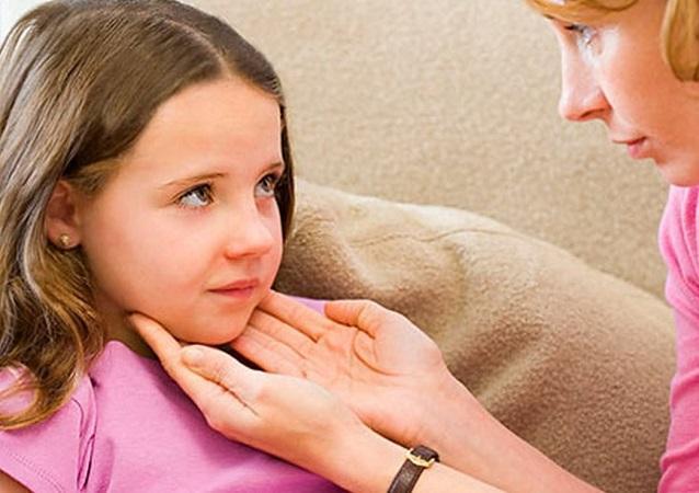 Увеличенные лимфоузлы у ребенка вызывают волнение родителей
