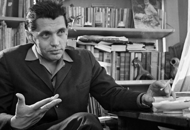 Поэта Роберт Рождественский