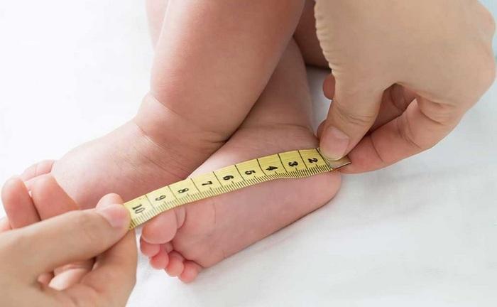Как узнать какой размер ноги у месячного ребенка